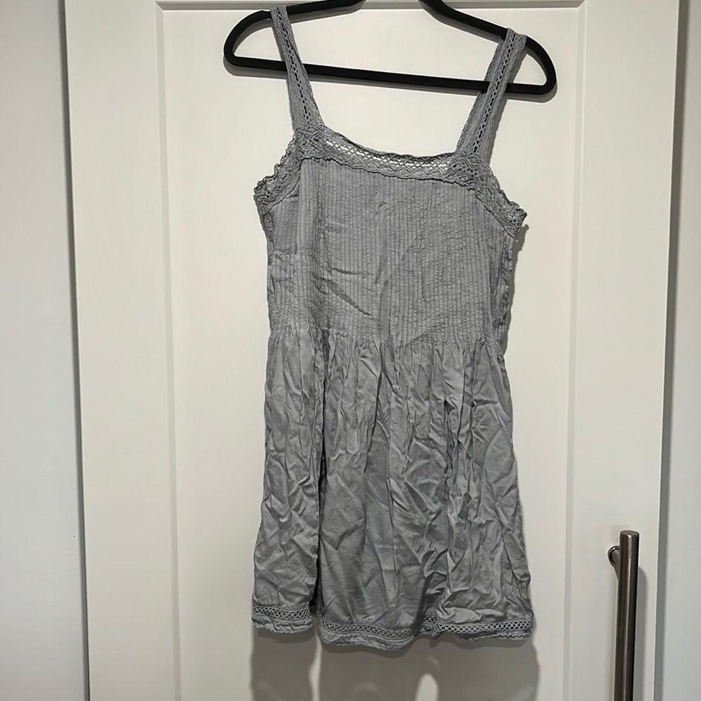 Aritzia pin tuck and lace tunic